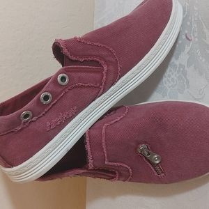 Blowfish distressed red canvas slip on sneakers. Size 8.5. NWOT